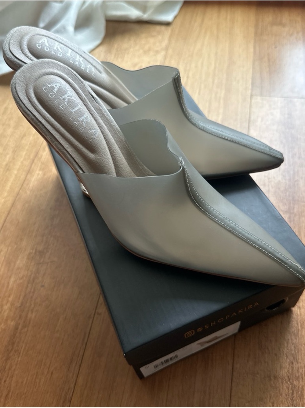 Akris Punto Light Gray Pointed Leather Mule Heels